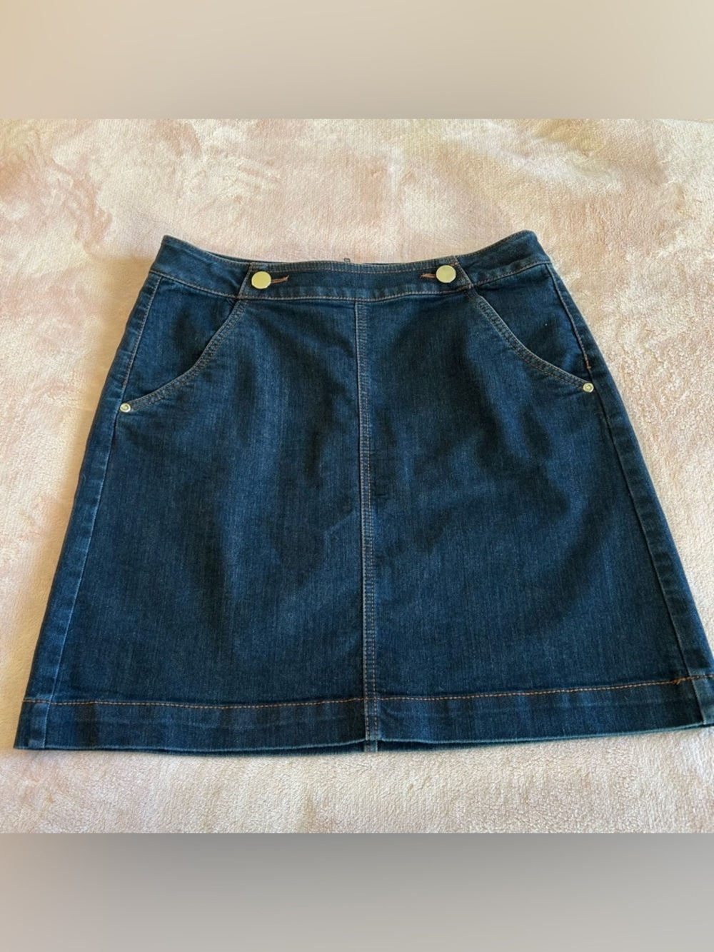 Ann Taylor Loft dark wash denim mini skirt size 4 with gold accented buttons